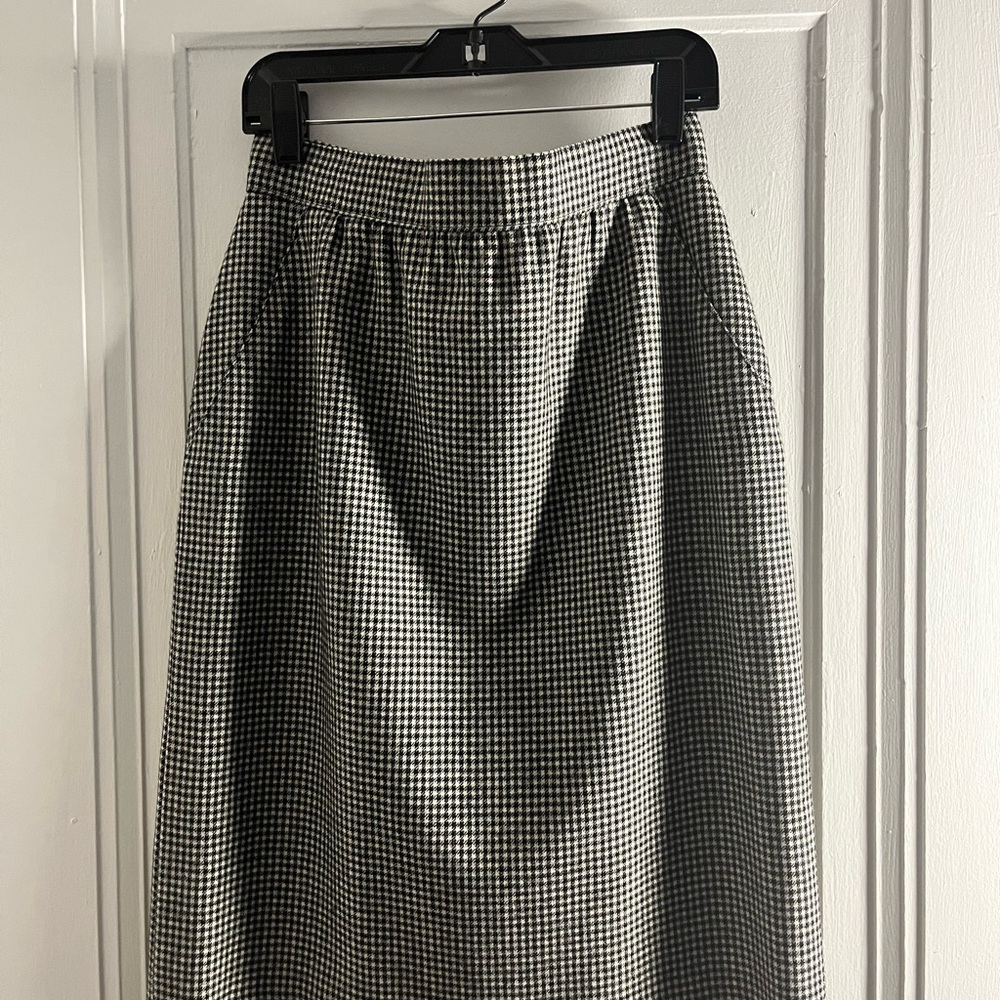 Burberry Black and White Houndstooth A-Line Skirt